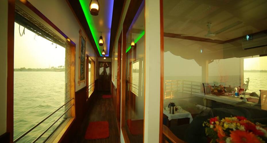 Kera houseboat 2 ROOM, Alleppey 5