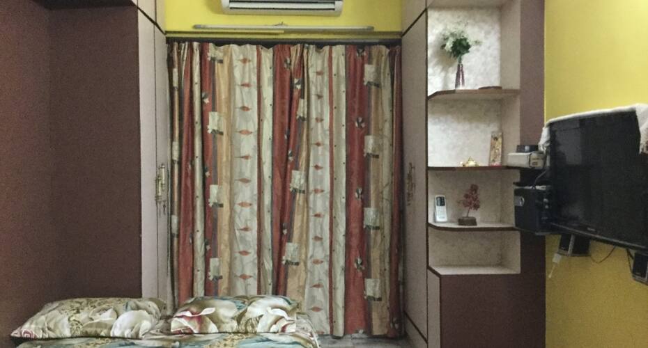 Private Room With Tv, Ac, Wifi & Tea / Coffee Maker, Mumbai 1