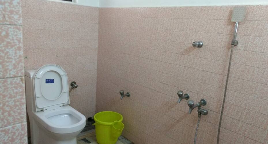 Lotus paying guest accommodation, Kochi 5