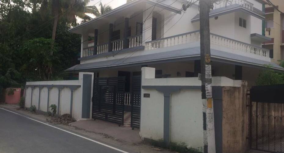 Lotus paying guest accommodation, Kochi 1