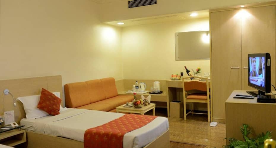 Hotel Amer Palace Bhopal Price Reviews Photos Address Taj mahal palace is the closest landmark to hotel amer palace. hotel amer palace bhopal price reviews