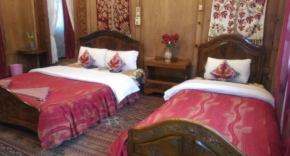 Snow Goose Houseboat, Srinagar 2