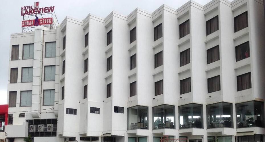 Hotel Lake View, Saputara 1