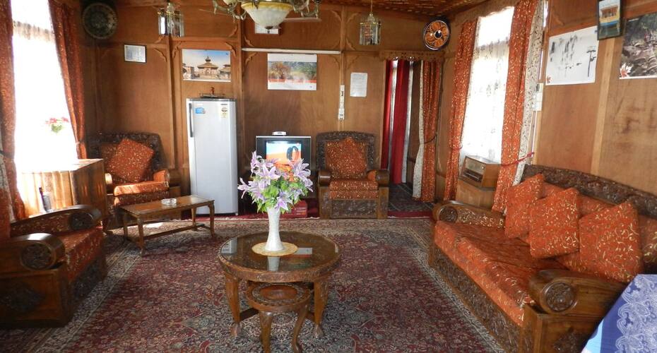 Saima Palace Houseboat, Srinagar 5