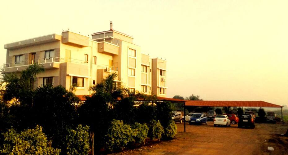 Arya Hotel & Lodging, Pune 2
