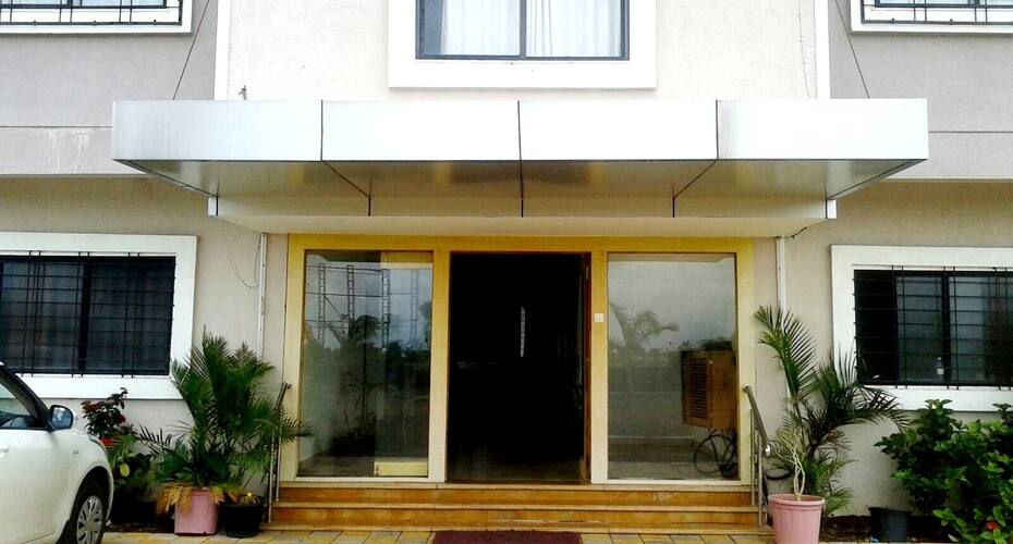 Arya Hotel & Lodging, Pune 3