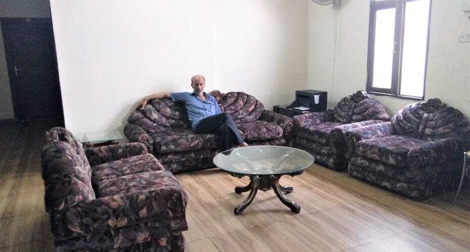 Hotel Green Tomato, Mohali 3