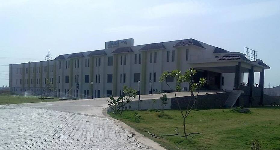 Komachi Hotel, Neemrana 2