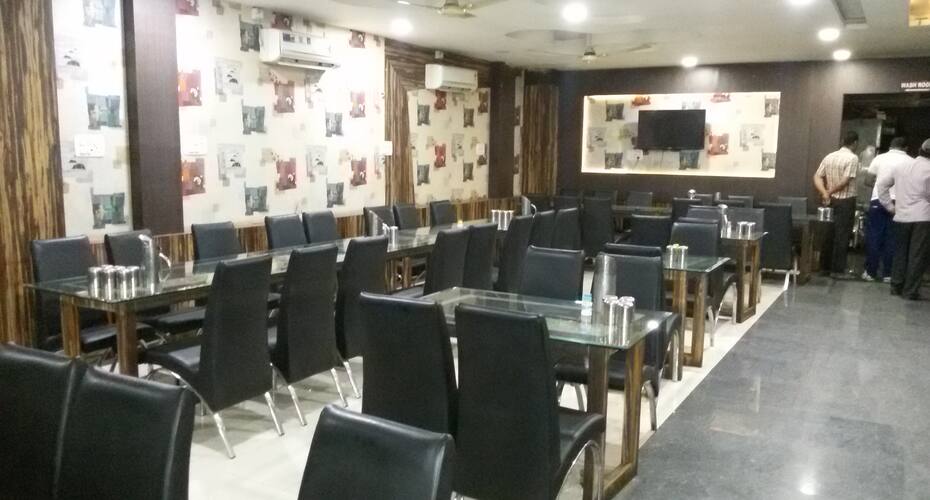 Hotel Satkar &Tadka Restaurant, Barwani 2