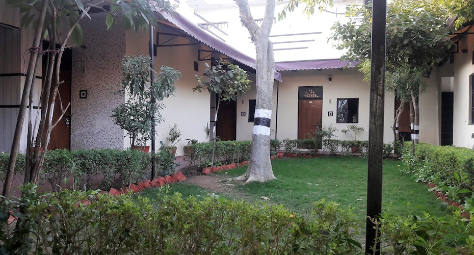 Shree Bihariji Cottage, Agra 3