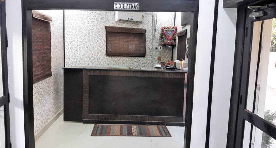 Shree Bihariji Cottage, Agra 5