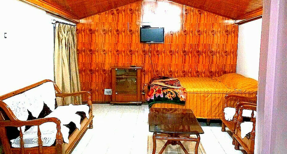 Valley view Attic house in sanjauli chowk shimla with open terrace, Shimla 1