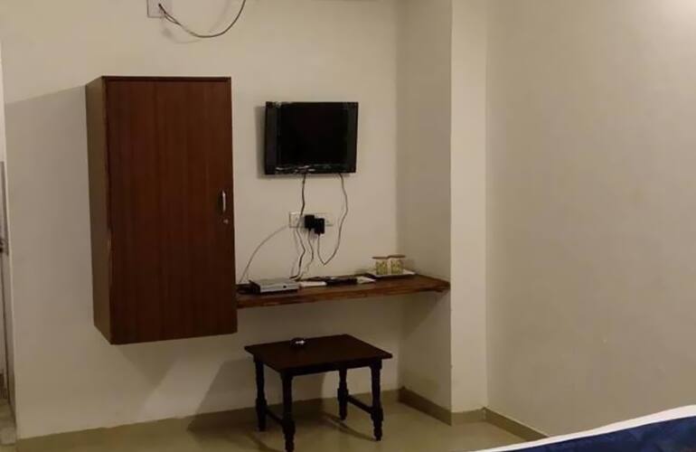 Hotel Meghdeep, Ahmedabad 4