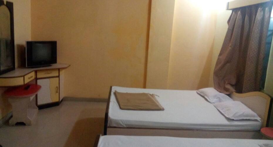 Guru Kripa Lodging Services, Osmanabad 5