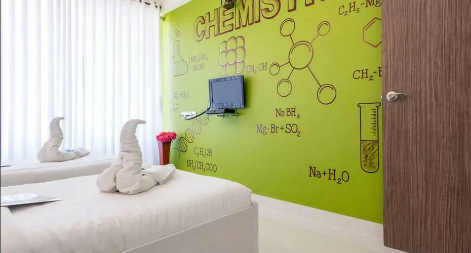 3 Bedroom School Suite, Mumbai 4