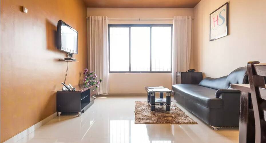 2 Bedroom apartment in Goregaon east, Mumbai 3