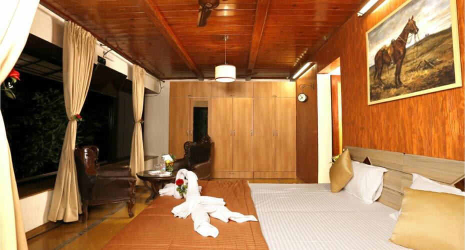 Timber Suite (2 Bedroom) Near bkc, Mumbai 5