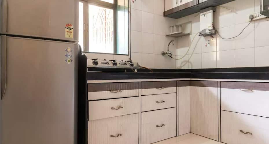 Self catering 1 bedroom apartment in kandivali east, Mumbai 5