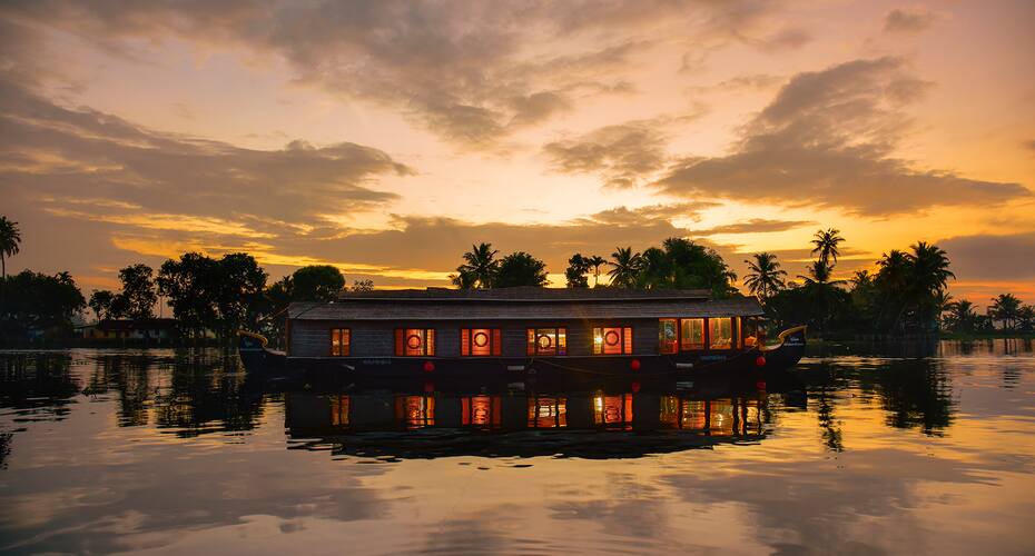 Abad Houseboat, Kochi 2