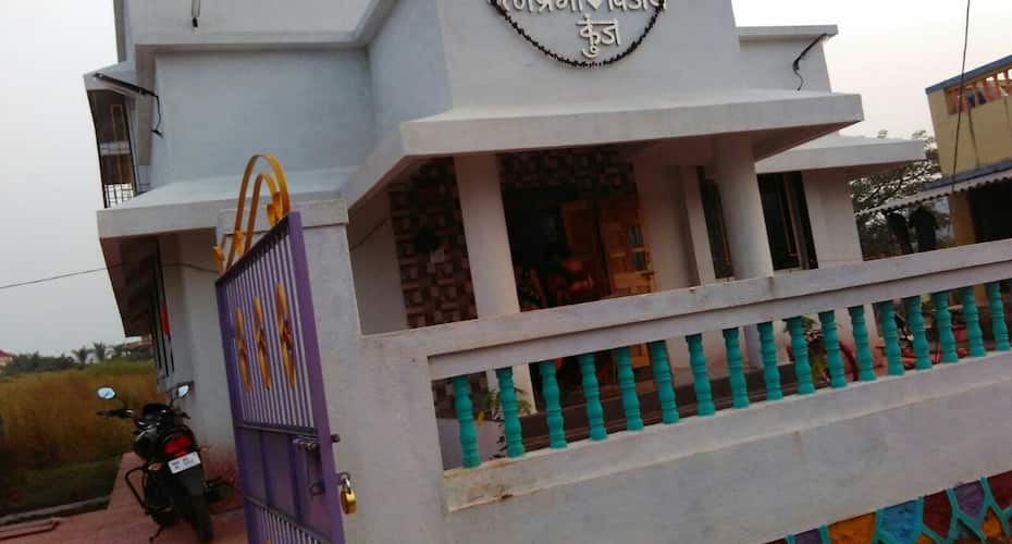 Bungalow For Party And Homestay With Friends, Family, Business Travelers, Matheran 3