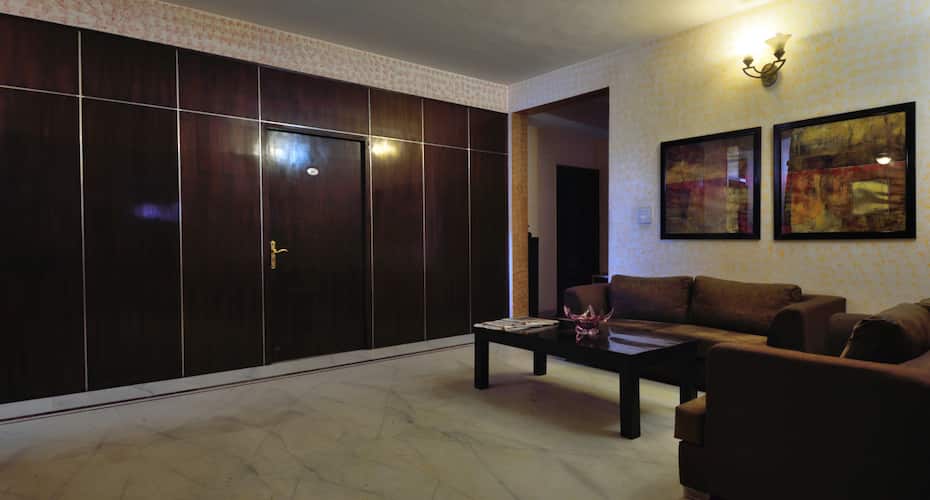 Hotel Woodbridge Managed By Crossroads Hotel, Gurgaon 4
