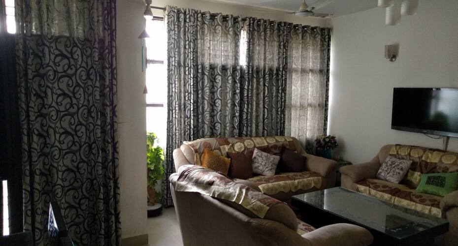 One room with separate washroom, cupboard, AC, iron, TV, microwave, study table, Gurgaon 4
