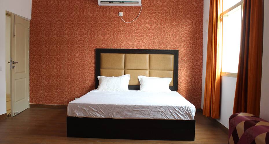 Arena dcorbiz pool / holiday home / villa, Lucknow 4