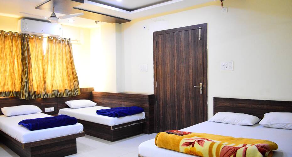 Hotel Keshar Laxmi (Near Mahakal Temple), Ujjain 5