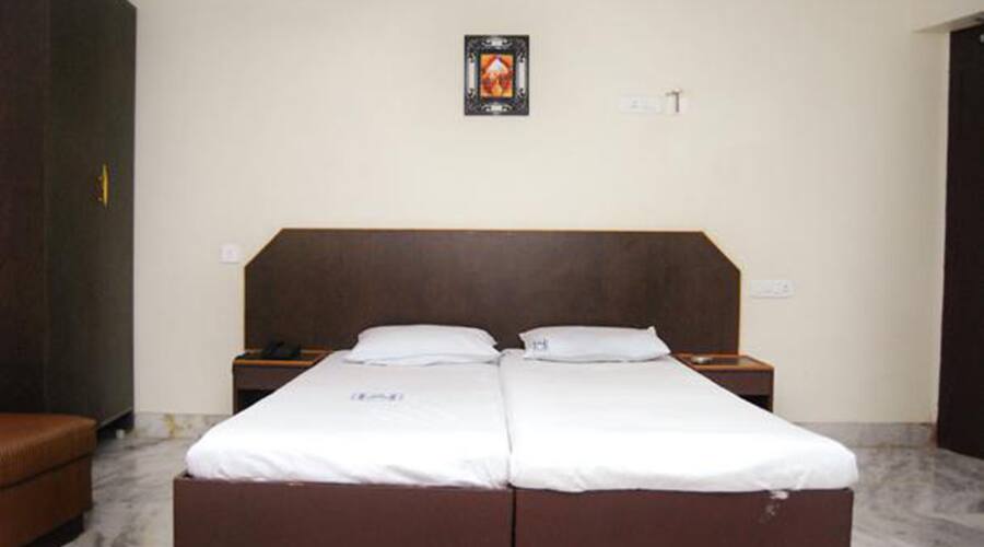 Roxel Inn-G R Residency, Bangalore 3
