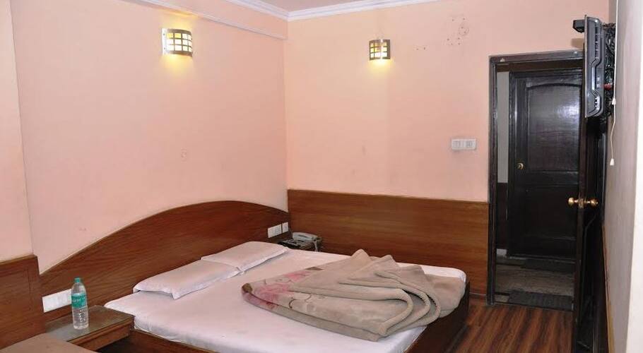 Shimla Holiday Inn, Shimla 3
