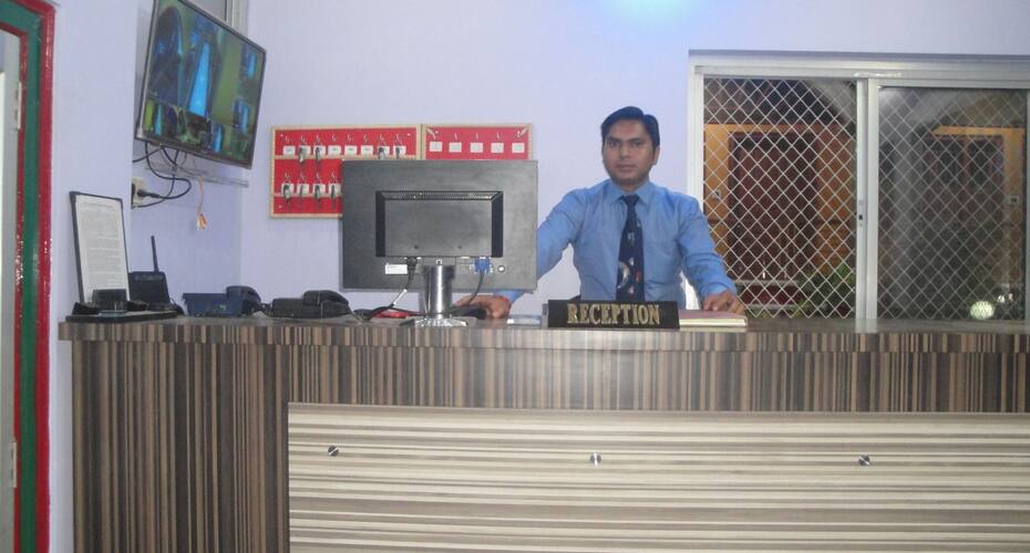 Hotel Balaji Palace, Varanasi 3