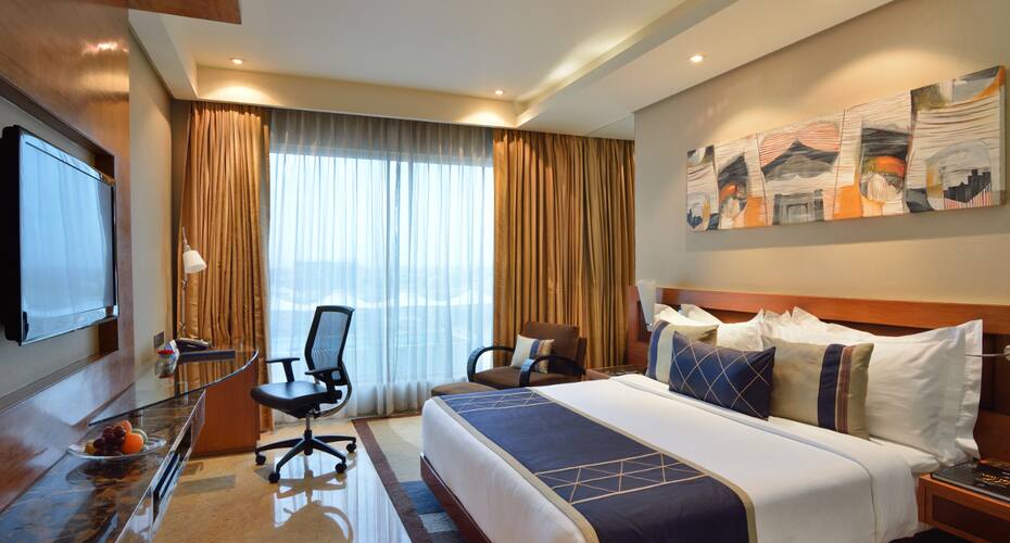 Radisson Blu Kaushambi Delhi Ncr Ghaziabad Price Reviews Photos Address Guests are able to attend the restaurant located right on the territory. radisson blu kaushambi delhi ncr