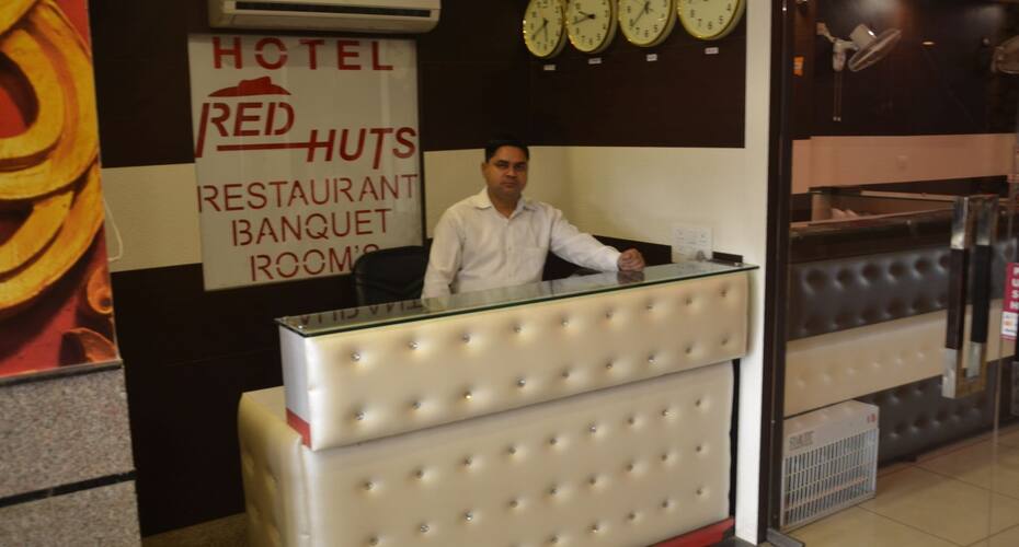 Hotel Redhuts, Bahadurgarh 2