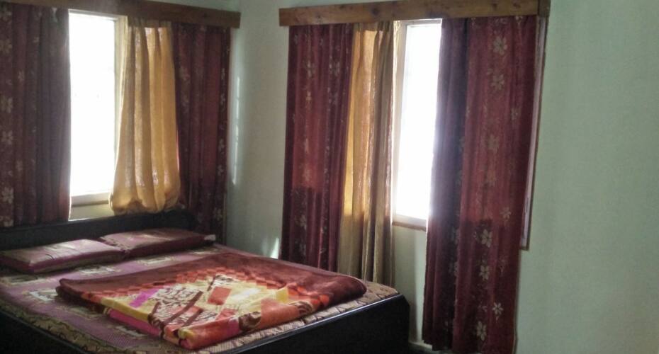 Misty Pines Cottage, Patnitop 5