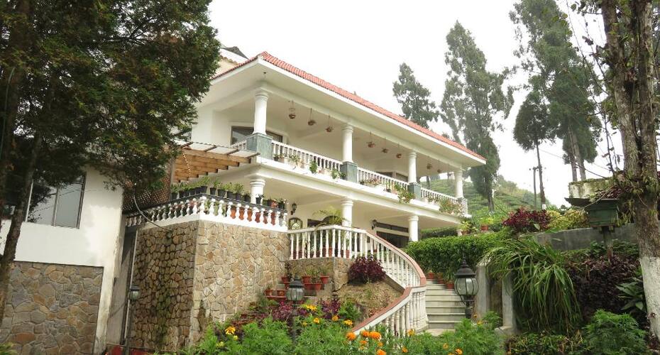Sourenee Tea Estate, Darjeeling 2