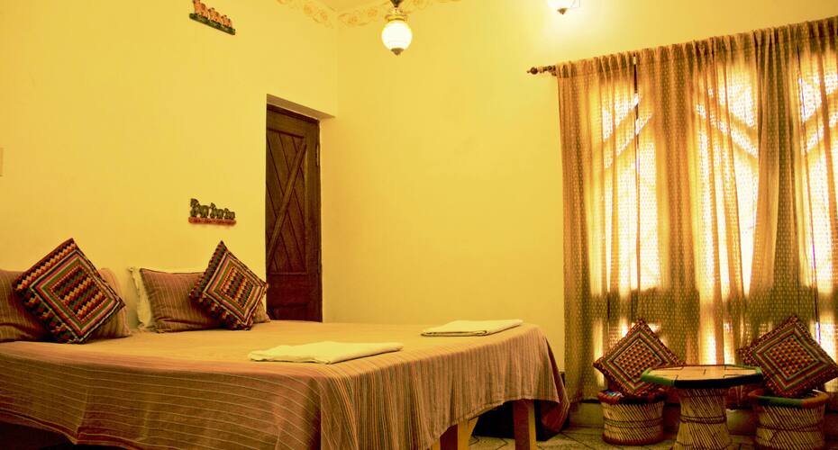 Double Bed Ac Private Room With Ensuite Bathroom At Stops Varanasi, Varanasi 3