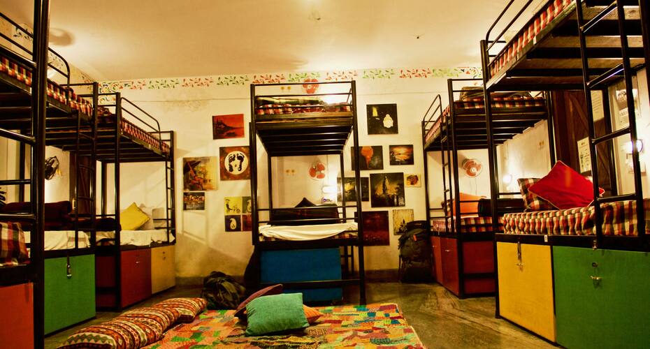 Bed in 14 Bed AC Mixed Dorm with Shared Bathroom at Stops Varanasi, Varanasi 1