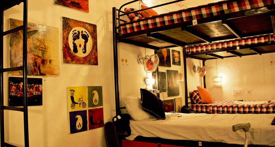 Bed in 14 Bed AC Mixed Dorm with Shared Bathroom at Stops Varanasi, Varanasi 3