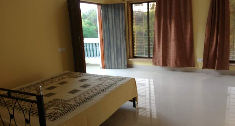 Lake side family vacation Bungalow near Beach, Alibaug 1