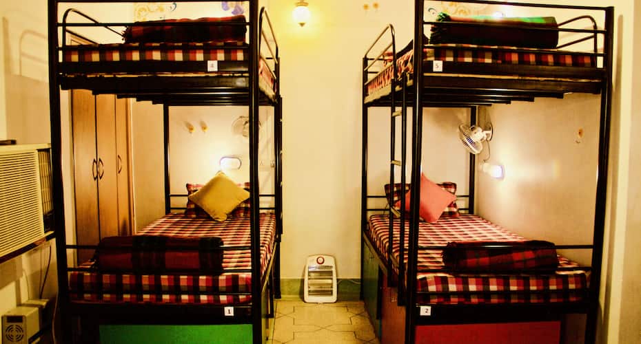 Bed in 6 Bed AC Mixed Dorm with Ensuite Bathroom at Stops Varanasi, Varanasi 1