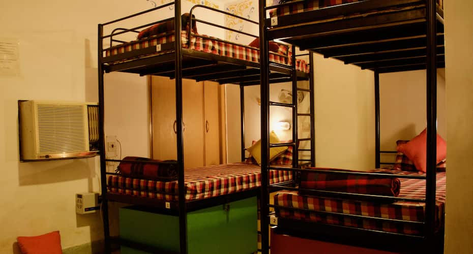 Bed in 6 Bed AC Mixed Dorm with Ensuite Bathroom at Stops Varanasi, Varanasi 2