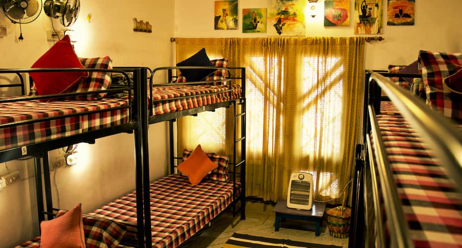Bed In 8 Bed Ac Mixed Dorm With Ensuite Bathroom At Stops Varanasi, Varanasi 2