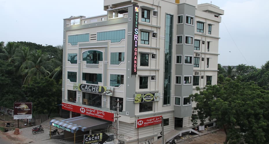 Hotel Sri Grands, Rajahmundry 2
