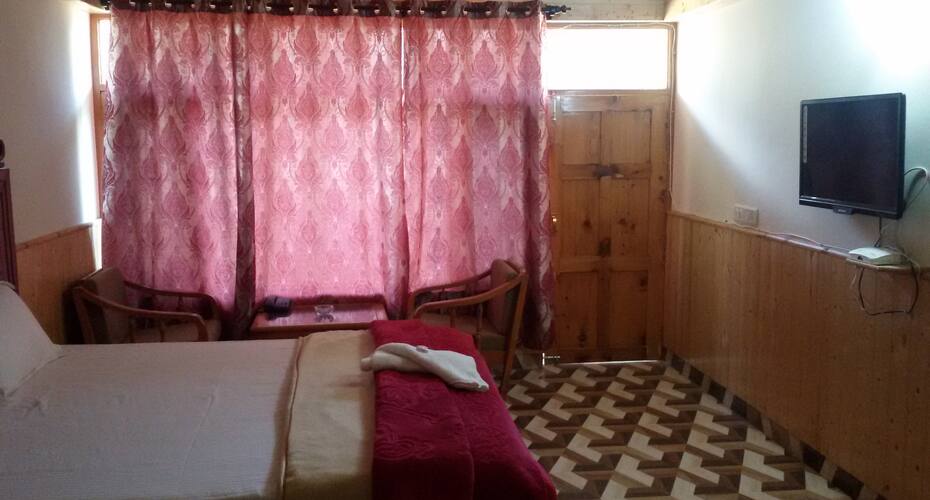 Snowden - a boutique holiday cottage, Manali 1