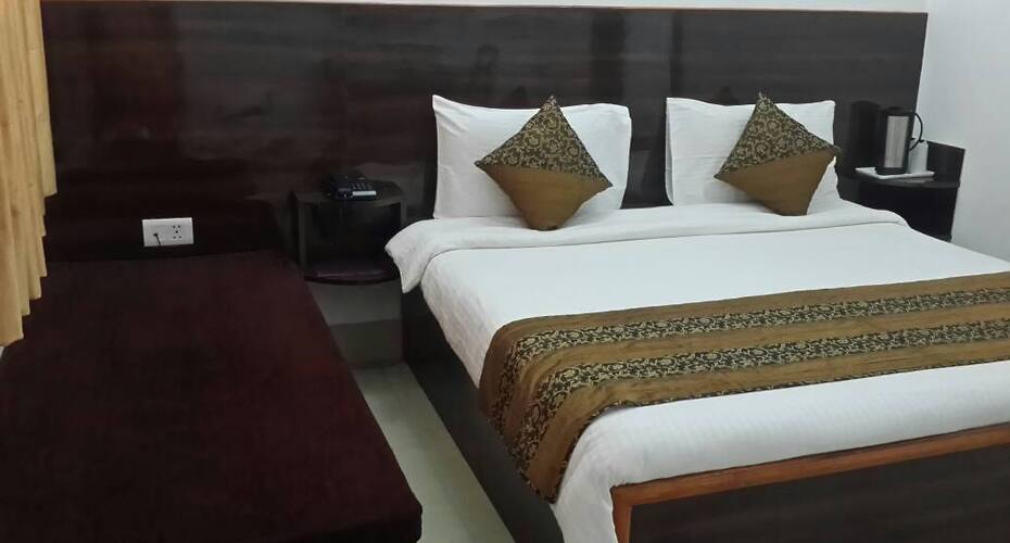 Bright Sunny Pines Hotel & Resort, Lansdowne 5