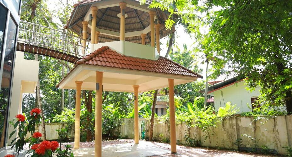 Greenvilla near Lulu  (4 bed), Kochi 4