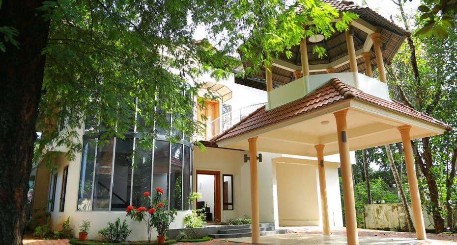 Greenvilla near Lulu  (4 bed), Kochi 3