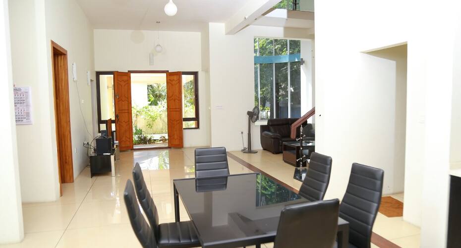 Greenvilla near Lulu  (4 bed), Kochi 5