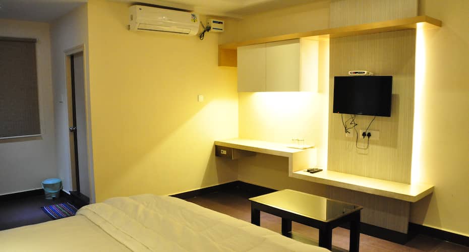 Siri Varshini Inn, Visakhapatnam 5