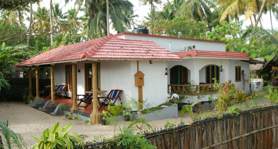 Made for sea viewing...., Alleppey 2